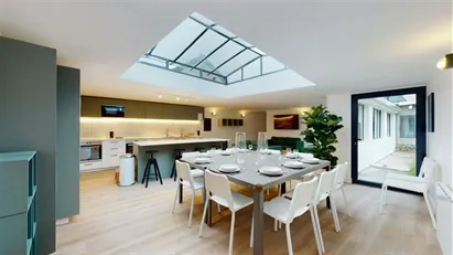 Room for rent in L'Haÿ-les-Roses, Île-de-France
