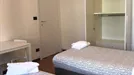 Room for rent, Milano Zona 6 - Barona, Lorenteggio, Milan, Via Pisanello, Italy