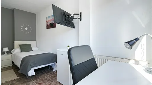Rooms in Guadalajara - photo 1