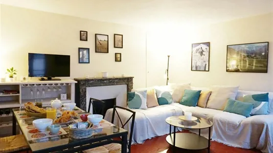 Apartments in Versailles - photo 2