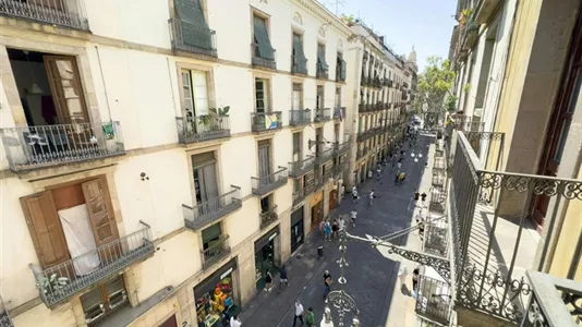 Rooms in Barcelona Ciutat Vella - photo 10