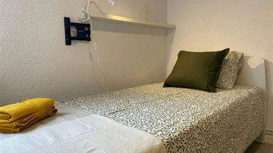 Rooms in Adaro - photo 4