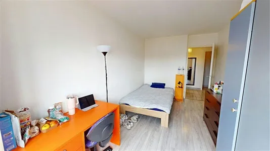 Rooms in Saint-Julien-en-Genevois - photo 2
