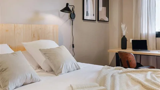 Rooms in Barcelona Eixample - photo 3