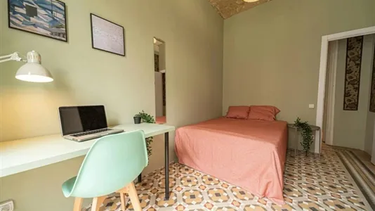 Rooms in Barcelona Eixample - photo 2