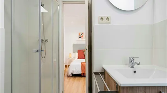 Rooms in Madrid Chamartín - photo 10