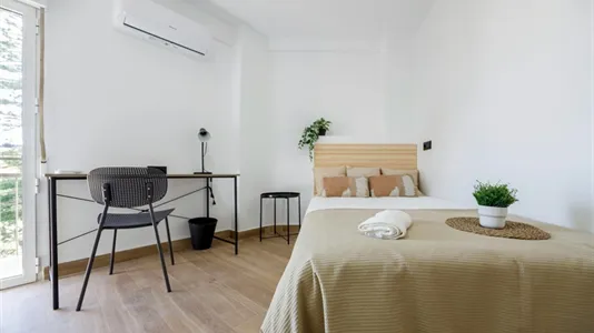 Rooms in el Camí de Vera - photo 7