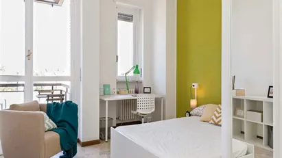 Room for rent in Buccinasco, Lombardia