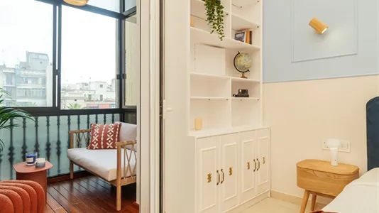 Rooms in Barcelona Eixample - photo 5