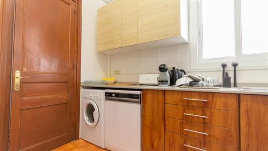 Rooms in Barcelona Eixample - photo 9