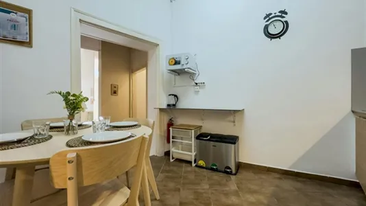 Rooms in Barcelona Ciutat Vella - photo 6