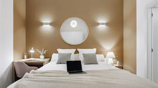 Rooms in Barcelona Ciutat Vella - photo 2