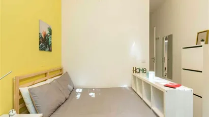 Room for rent in Milano Zona 5 - Vigentino, Chiaravalle, Gratosoglio, Milan