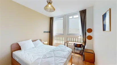 Room for rent in Nanterre, Île-de-France