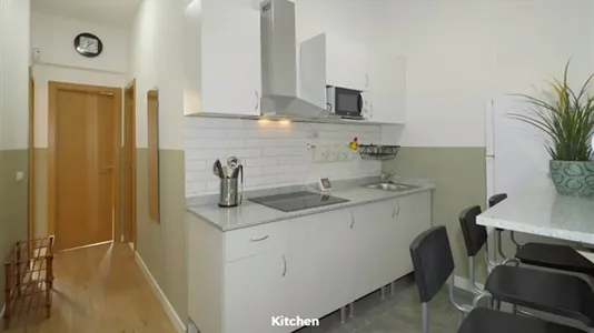 Rooms in Barcelona Ciutat Vella - photo 9