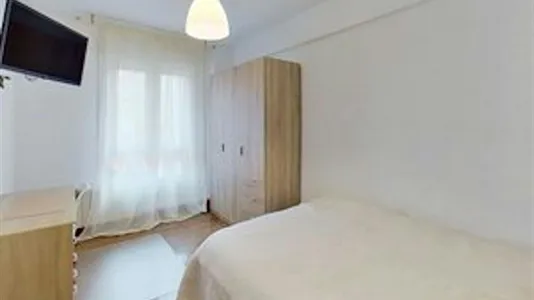 Rooms in Bilbao - photo 3