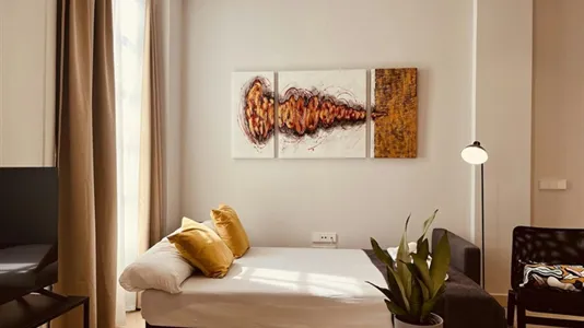 Apartments in Valencia Ciutat Vella - photo 4