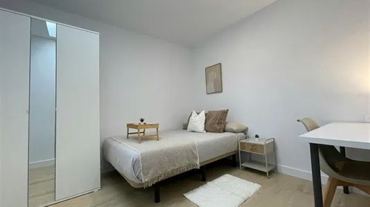 Rooms in El Prat de Llobregat - photo 4