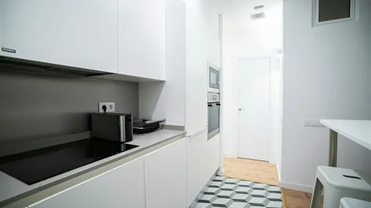Rooms in Barcelona Ciutat Vella - photo 4