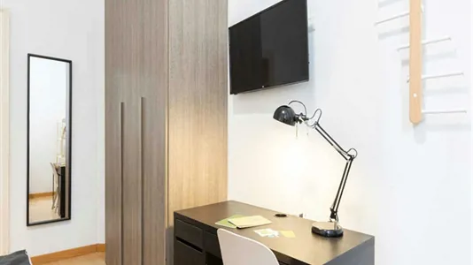 Rooms in Milano Zona 4 - Vittoria, Forlanini - photo 1