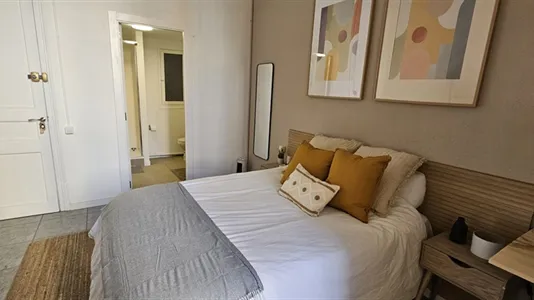 Rooms in Barcelona Eixample - photo 7
