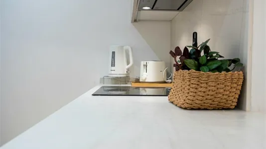 Rooms in Madrid Retiro - photo 9