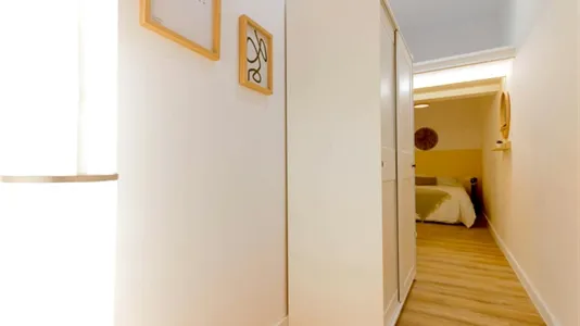 Rooms in Barcelona Ciutat Vella - photo 4