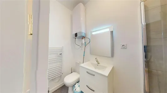 Apartments in Lyon - photo 5