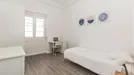 Room for rent, Lisbon (region), &lt;span class=&quot;blurred street&quot; onclick=&quot;ProcessAdRequest(9917240)&quot;&gt;&lt;span class=&quot;hint&quot;&gt;See streetname&lt;/span&gt;[xxxxxxxxxxxxx]&lt;/span&gt;