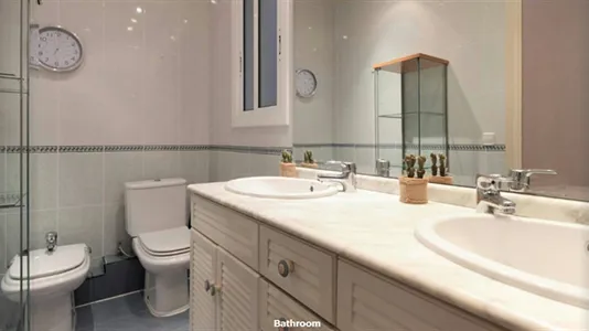 Rooms in Barcelona Eixample - photo 8