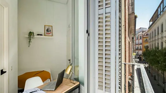 Rooms in Madrid Centro - photo 3