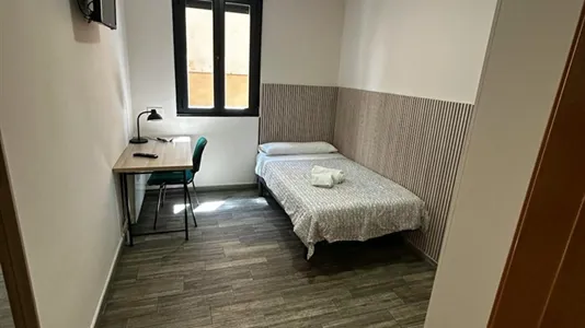 Rooms in León - photo 2