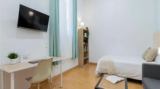 Rooms in Madrid Centro - photo 1