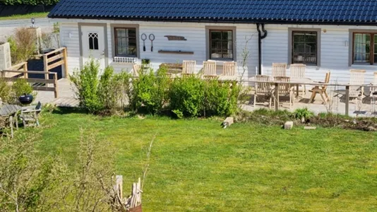 Houses in Mark - photo 1