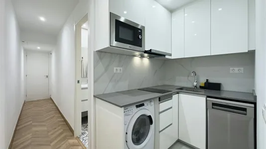 Rooms in Barcelona Eixample - photo 8