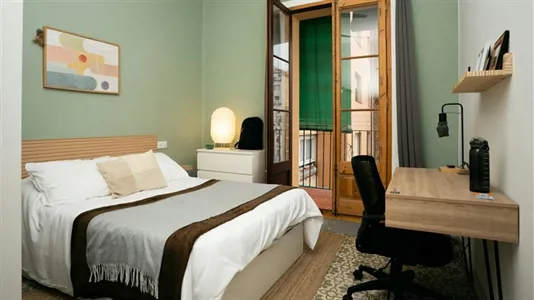 Rooms in Barcelona Eixample - photo 1