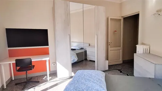 Rooms in Genoa - photo 2