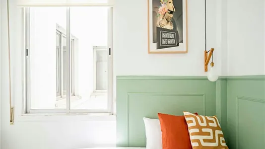 Rooms in Madrid Centro - photo 10