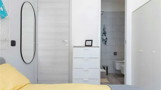 Rooms in Roma Municipio II – Parioli/Nomentano - photo 2