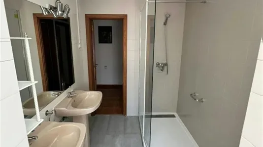 Rooms in Madrid Salamanca - photo 9