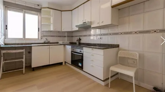 Rooms in el Camí de Vera - photo 4