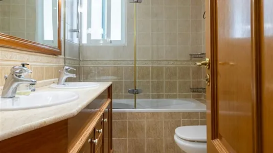 Rooms in Valencia Extramurs - photo 7