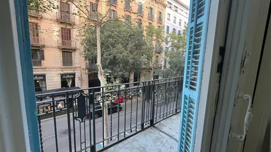 Rooms in Barcelona Eixample - photo 2