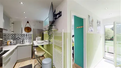 Room for rent in Saint-Julien-en-Genevois, Auvergne-Rhône-Alpes