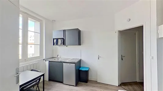 Rooms in Poitiers - photo 2