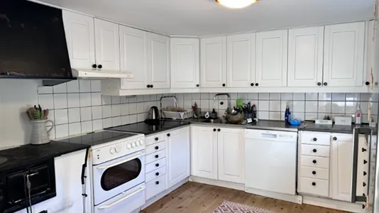 Houses in Ekerö - photo 2