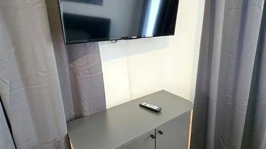 Rooms in Frankfurt Süd - photo 5