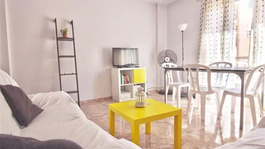 Rooms in el Camí de Vera - photo 8