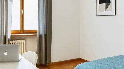 Room for rent in Milano Zona 6 - Barona, Lorenteggio, Milan