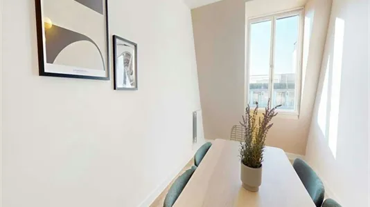 Rooms in Paris 8ème arrondissement - photo 7